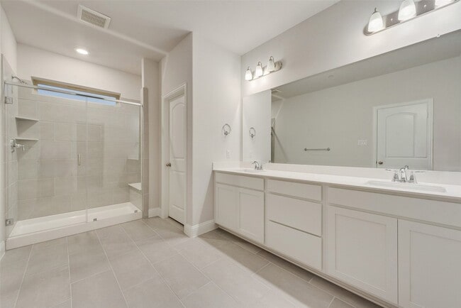 Building Photo - 7853 Sunset Blvd