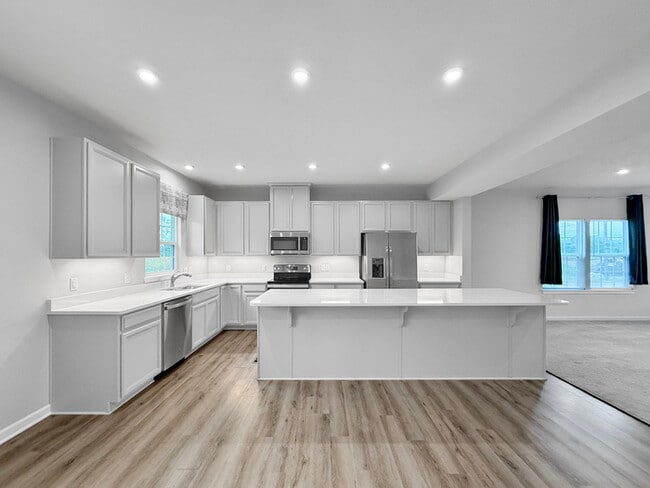 Building Photo - Pet-Friendly 3 Bedroom, 2.5 Bath Home for Rent in Cuyahoga Falls – Spacious & Charming!