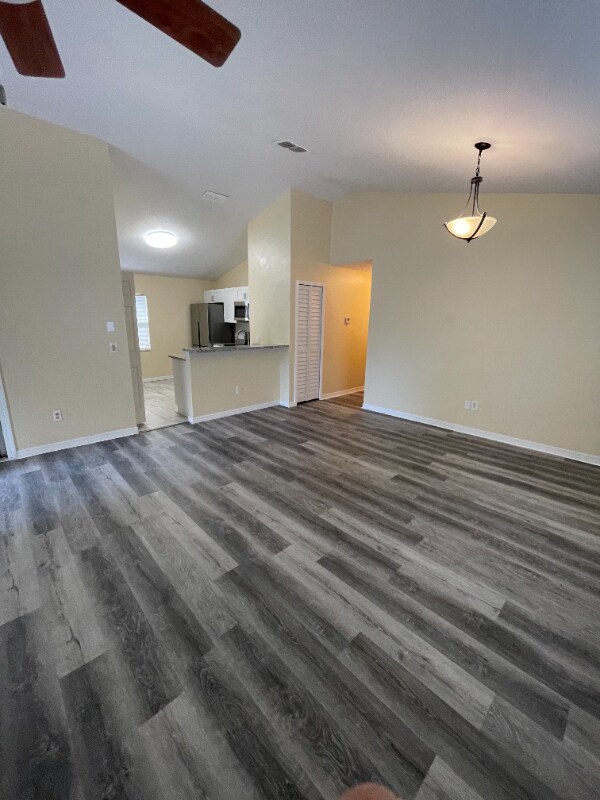 Building Photo - 2704 E 19th Ave