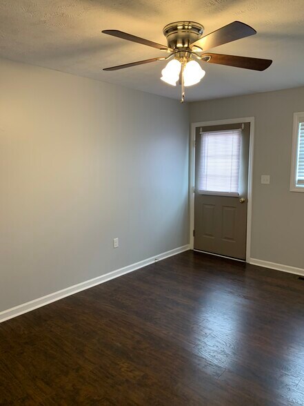 Building Photo - 113 Rystan Pl