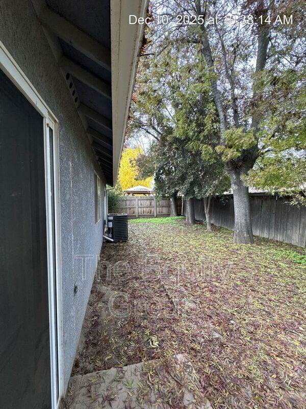 Building Photo - 819 S Pinkham St