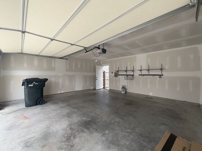 Building Photo - 2012 Hardwick Ln
