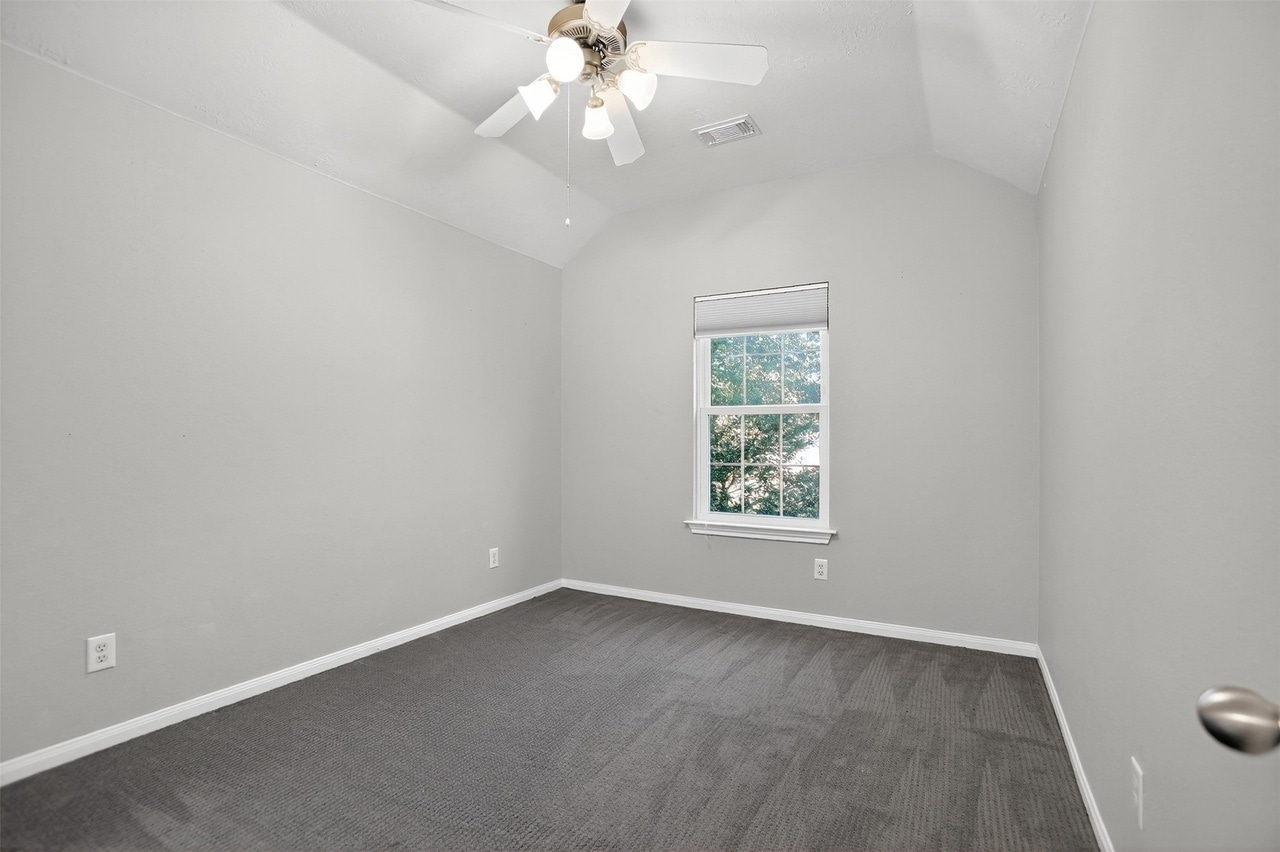 Building Photo - 126 Silver Penny Dr