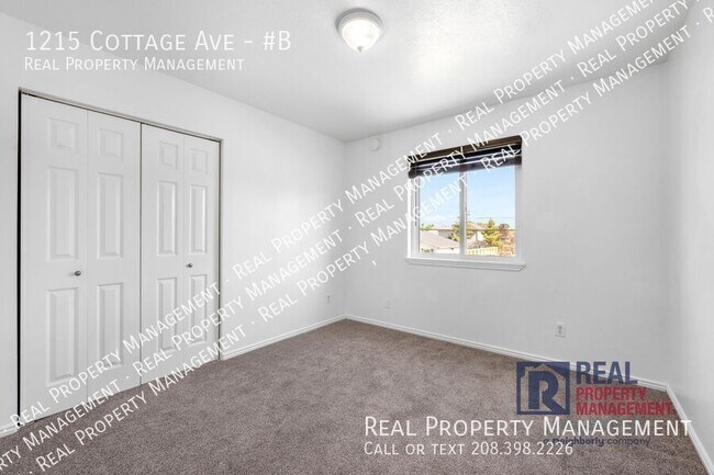 Building Photo - 1215 Cottage Ave