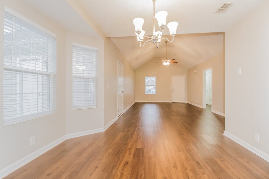 Building Photo - 4856 Nina Marie Ave