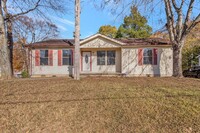 Building Photo - Newly Renovated 3Bedroom/2Bath Home in Whi...