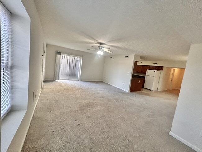 Building Photo - 23 Rosewood Ct