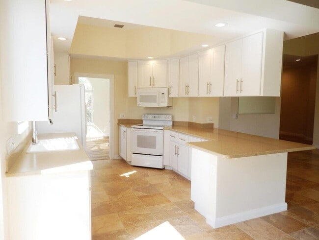Building Photo - 11547 SW Rockingham Dr