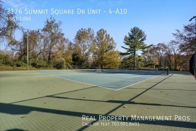Building Photo - 3176 Summit Square Dr
