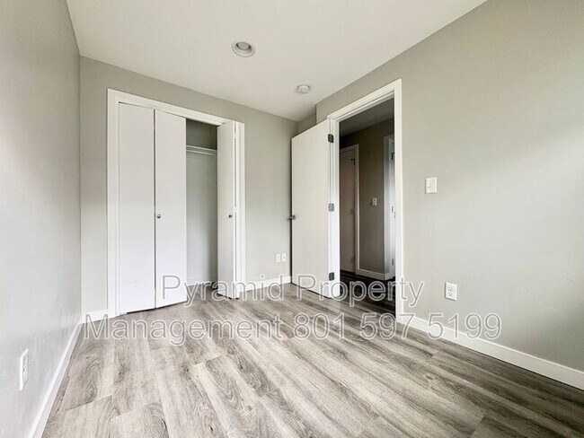 Building Photo - 1257 E 5600 S