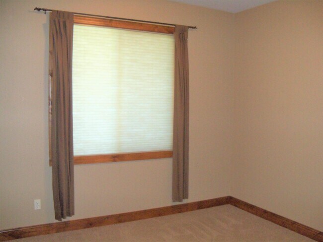 Building Photo - 2715 Westfork Ln