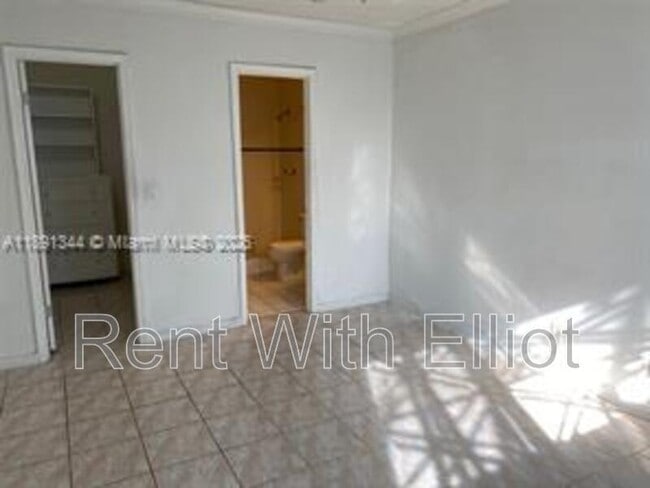Building Photo - 2832 Fillmore St