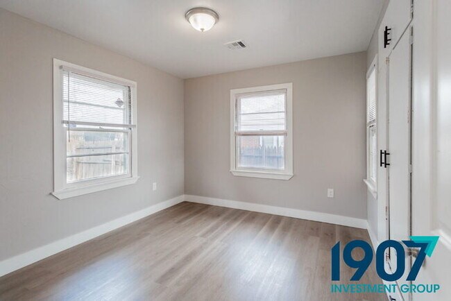 Building Photo - Completely Updated 3-Bed, 2-Bath Home in O...