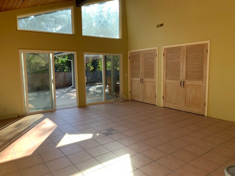 Building Photo - 30 Saint Francis Way