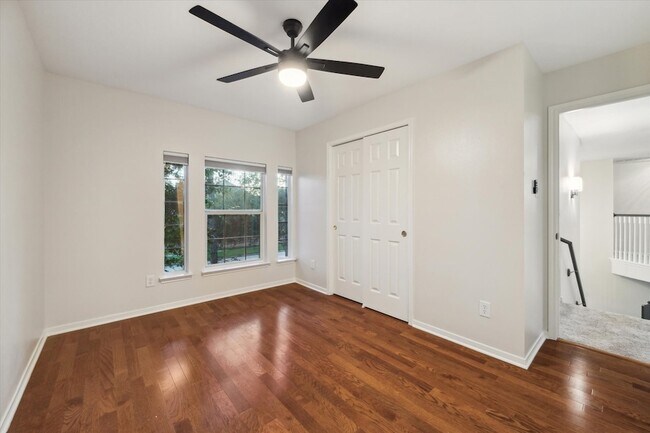 Building Photo - 2350 Seamist Cir