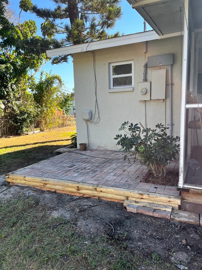 Building Photo - 4427 S Beneva Rd