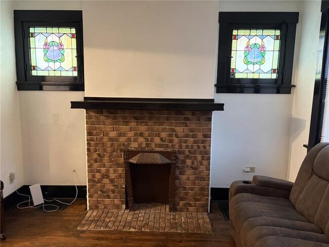 Building Photo - 510 Ivory Ave