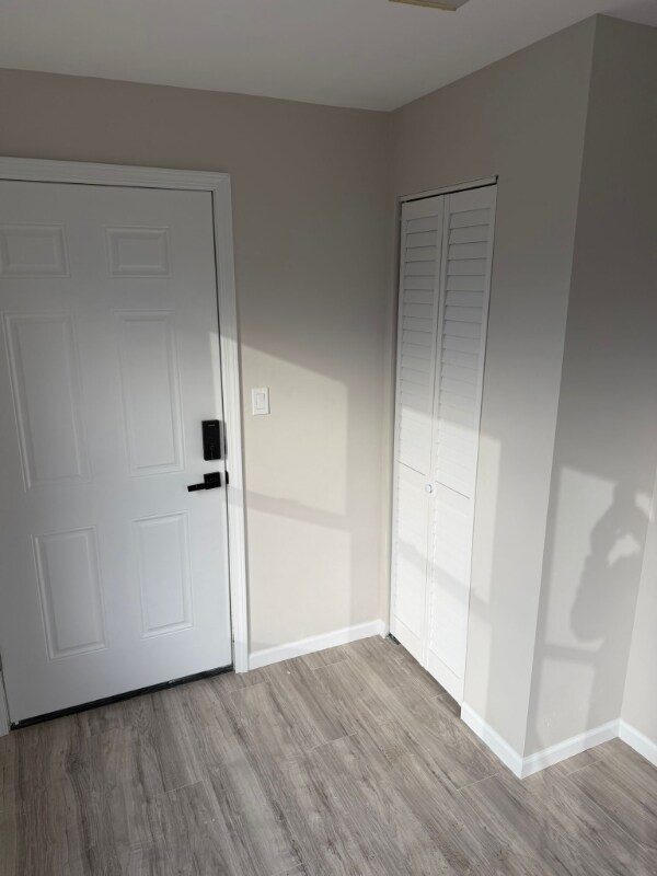 Building Photo - 1726 N Artesian Ave