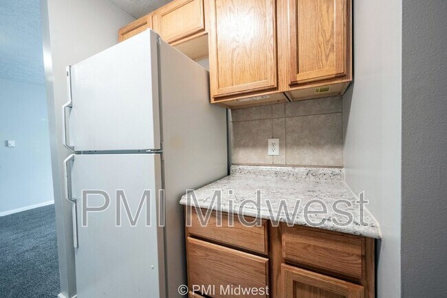 Building Photo - 6260 E 11th St