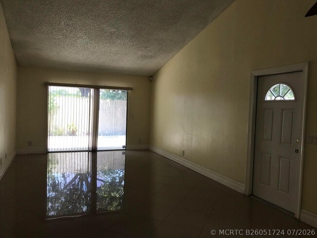 Building Photo - 1534 Royal Forest Ct