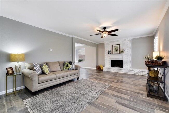 Building Photo - Charming North Austin 3x2.5