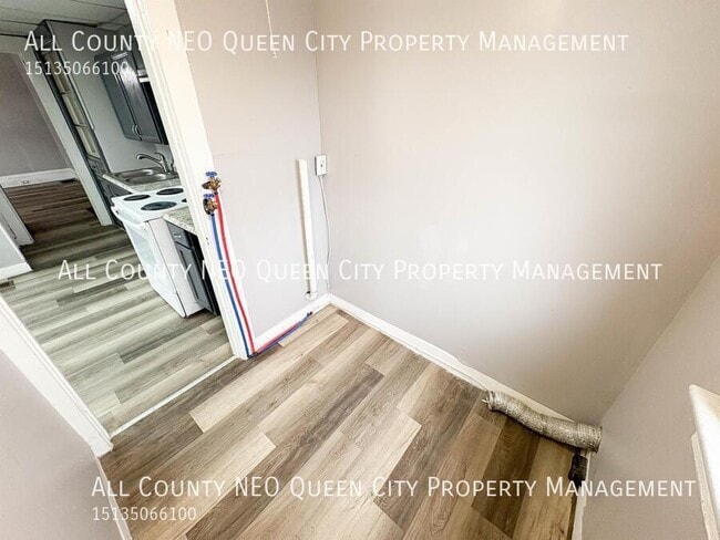 Building Photo - 227 Pleasant Ave