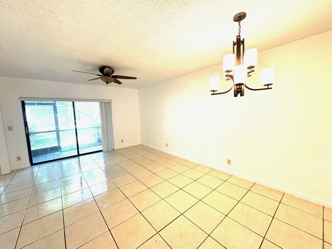 Building Photo - 2424 NW 89th Dr