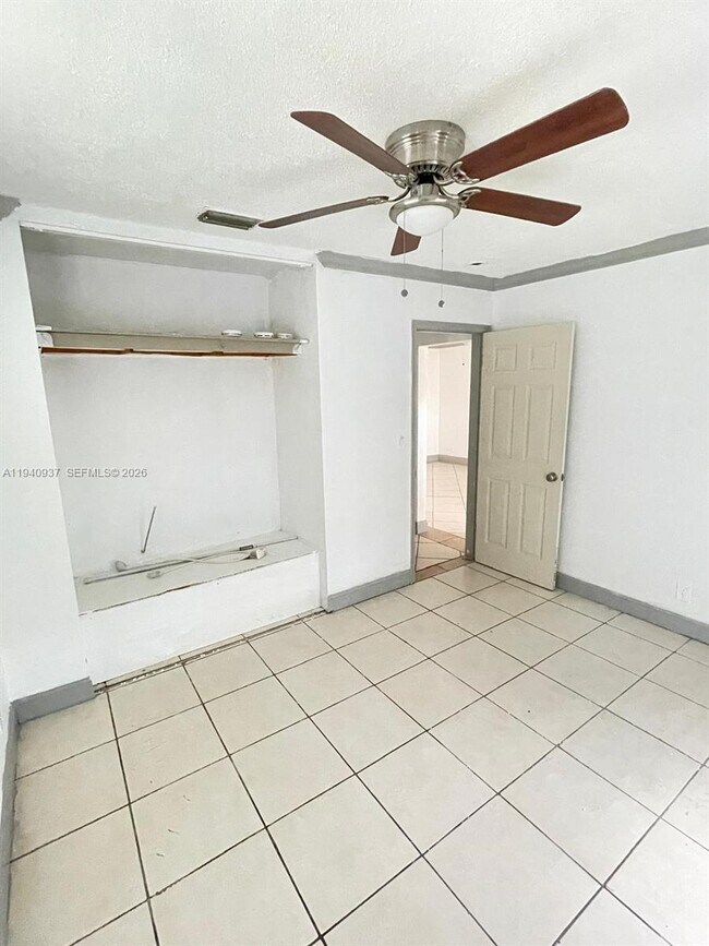 Building Photo - 6280 SW 8th Pl