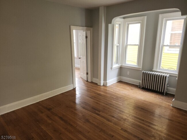 Building Photo - 556 Scotland Rd