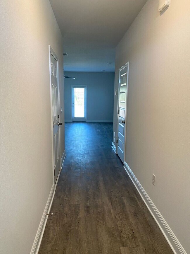 Building Photo - Modern, Spacious & Efficient Townhome in Lynn Haven! *1/2 OFF Security Deposit for Active-Duty Mi...