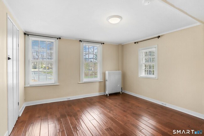 Building Photo - 410 Wilton Rd W