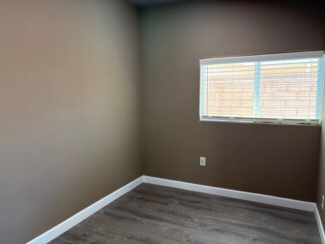 Building Photo - Spectacular-Remodeled 4-Bedroom Home with Pool, Spa, + 600 sqft Bonus Space in lovely Sylmar neig...