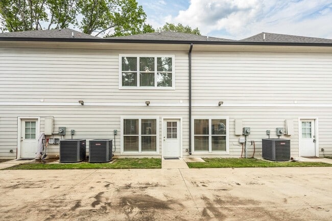 Building Photo - 649 Patterson St