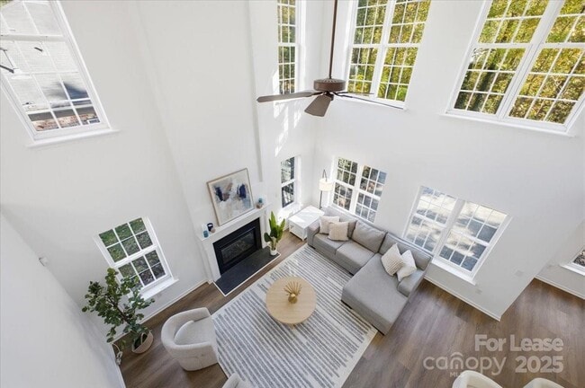 Building Photo - 7709 Sedgebrook Dr E