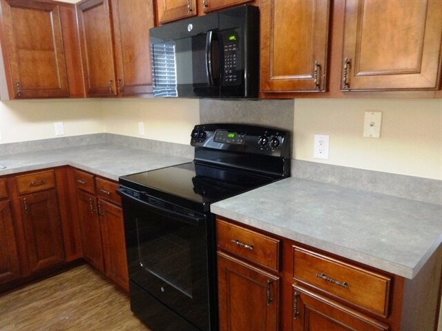 Building Photo - 418 Dovetail Cir