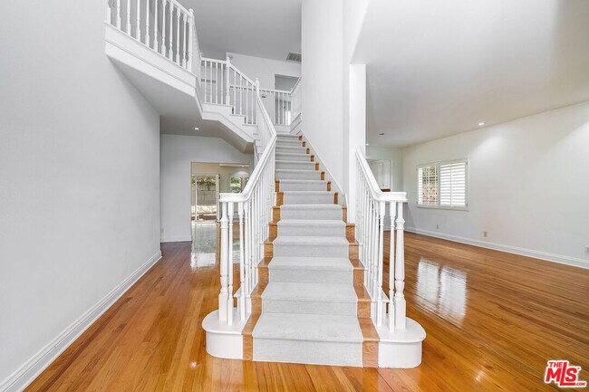 Building Photo - 6074 W 75th Pl