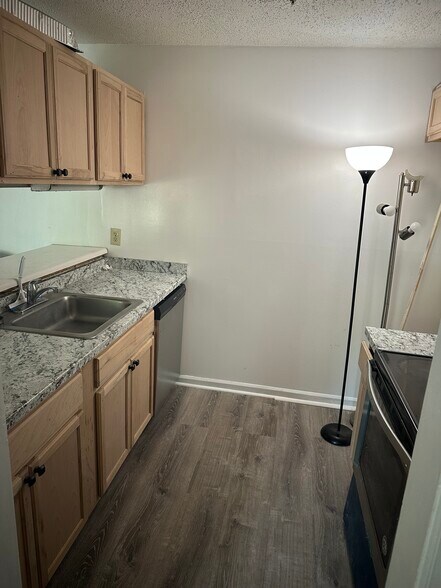 Building Photo - 9543 University Terrace Dr