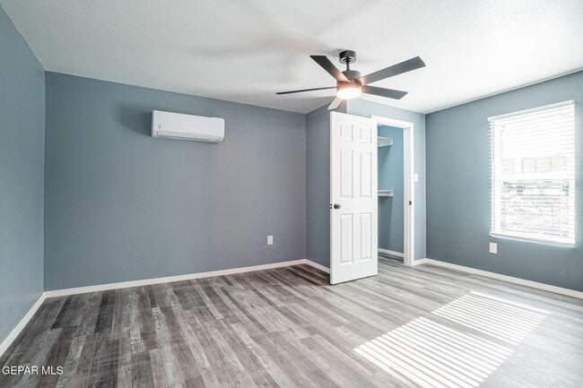 Building Photo - 228 Territory Dr