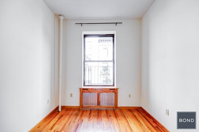 Building Photo - 292 W 92nd St