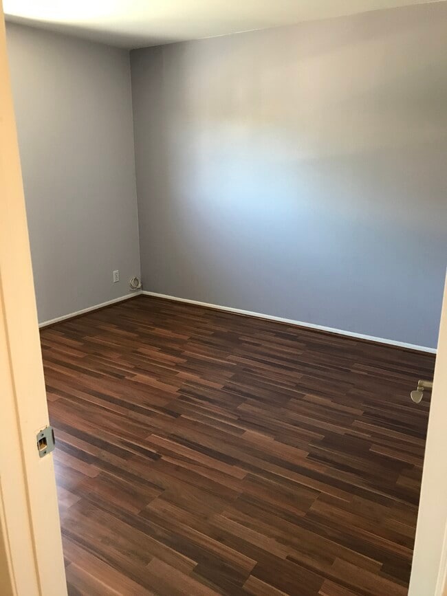 Building Photo - 9660 Durham Dr