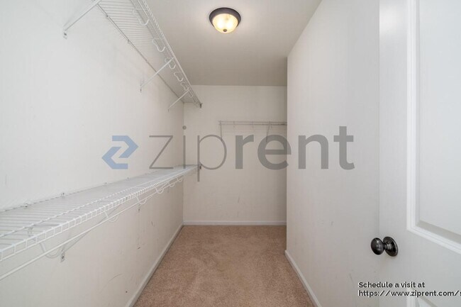 Building Photo - 819 Watermark Dr