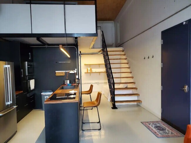 Building Photo - 413 Marret Ave