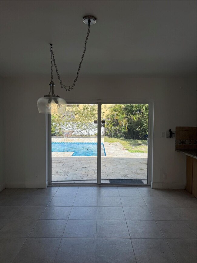 Building Photo - 4021 SW 1st St