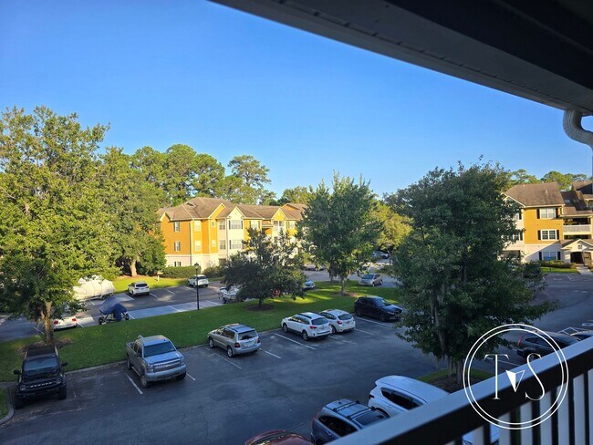 Building Photo - RATE DROP ALERT (was $2300/month)!