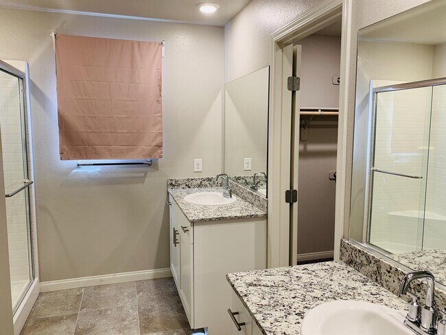 Building Photo - 7867 Pink Opal Ave