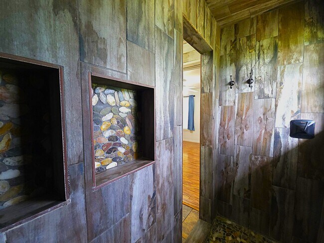Building Photo - Spacious Country Home for Lease in Van, Texas!