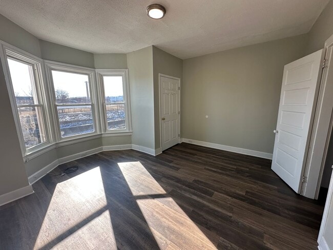 Building Photo - 137 Stevens Ave