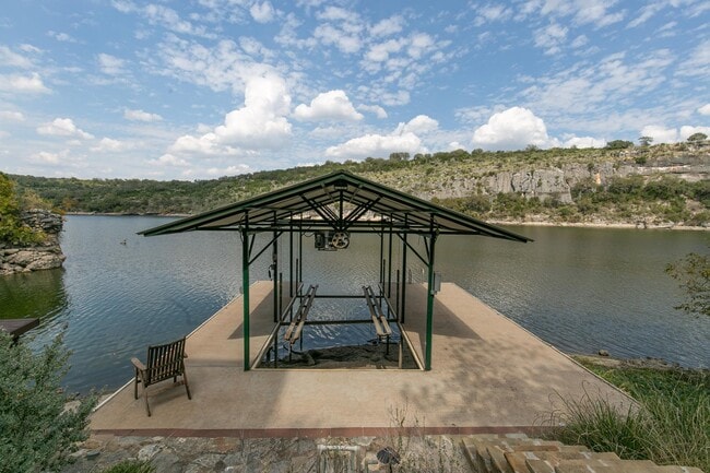 Building Photo - 830 Los Escondidos Rd