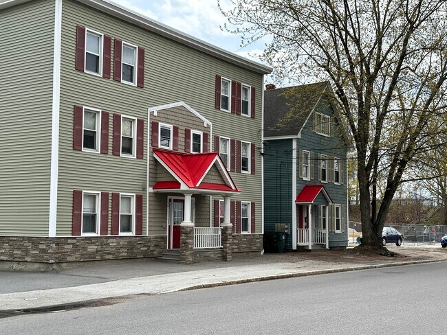 West Side of Manchester - Village on Second Street