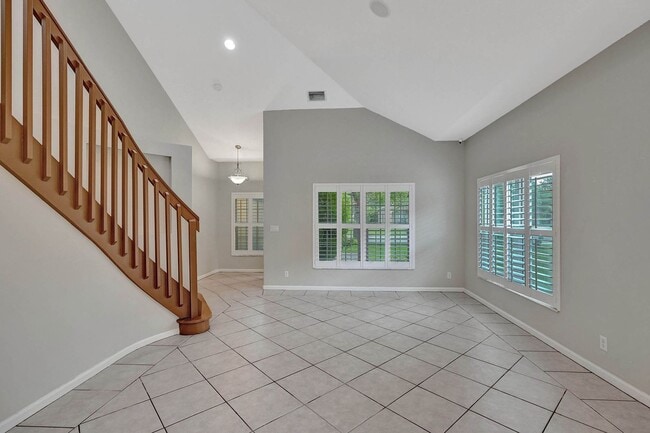 Building Photo - Amazing 4 Bedroom, 3 Bath home plus large 21'x11' loft located in Parkland Isles!